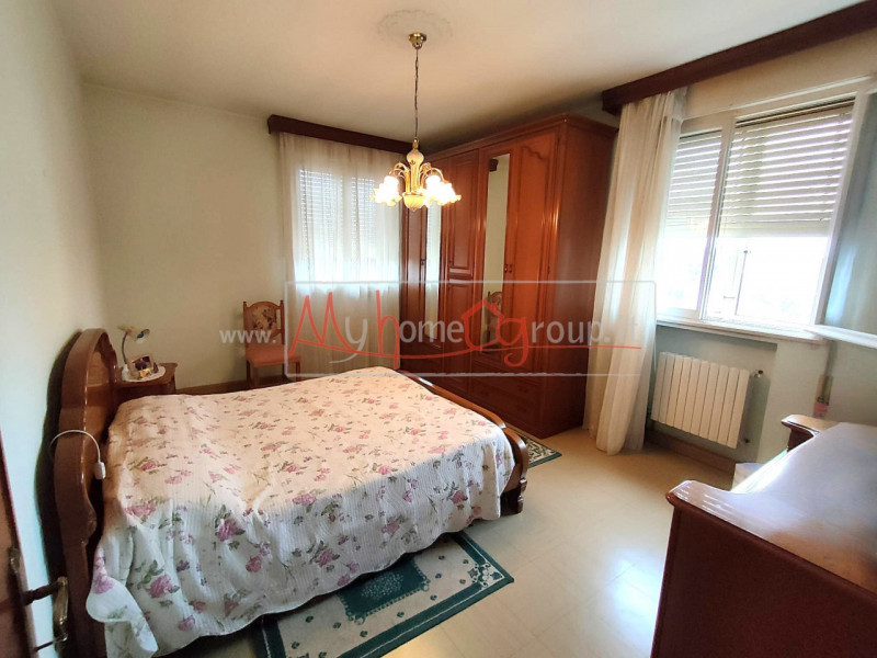 TENCAROLA - (Rif.A149-s) - Ampio e luminoso appartamento quadrilocale. Questo immobile si trova a...