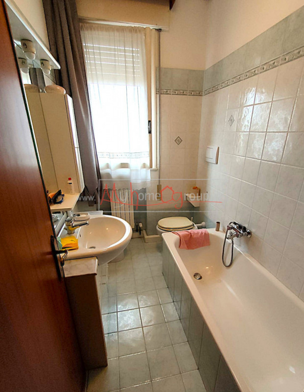 TENCAROLA - (Rif.A149-s) - Ampio e luminoso appartamento quadrilocale. Questo immobile si trova a...