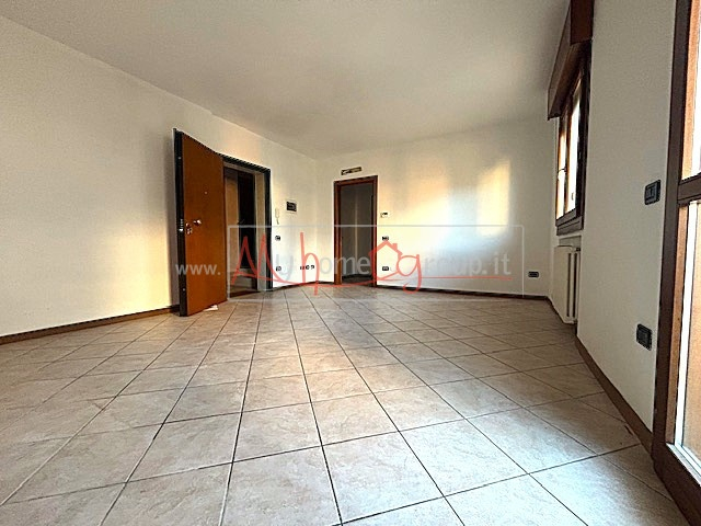 TENCAROLA - (Rif.A019-s) - In posizione centralissima nel quartiere di Tencarola,  proponiamo in ...