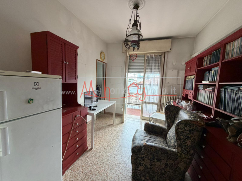 TENCAROLA - (Rif.A934-s) - Proponiamo luminoso appartamento al secondo piano da riammodernare ma ...