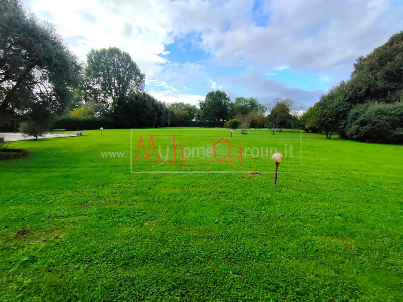 SELVAZZANO - (Rif. V645-S) - Circondata da un parco di circa 9.000 mq, che garantisce una privacy...