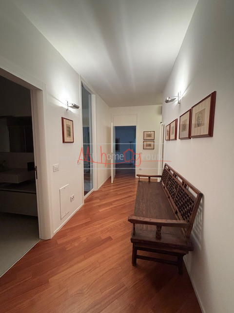 SELVAZZANO - (Rif. V645-S) -  Circondata da un parco di circa 9.000 mq, che garantisce una privac...