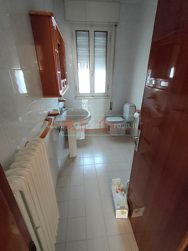 SELVAZZANO - (Rif.V158-s) - in zona centralissima un appartamento indipendente con giardino priva...