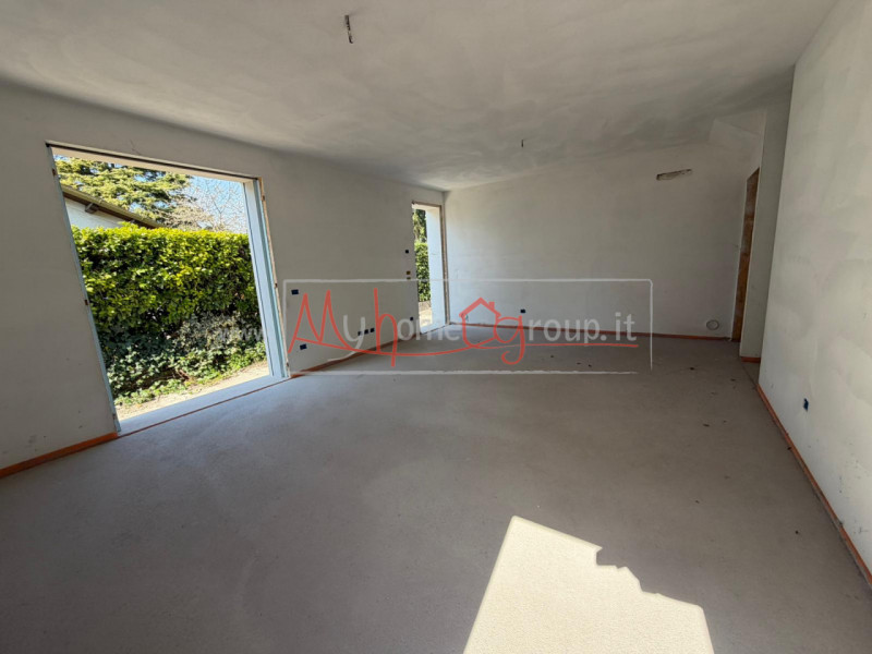 SELVAZZANO - (Rif.V084-s) - Proponiamo in vendita nuova casa singola al grezzo, situata in una de...