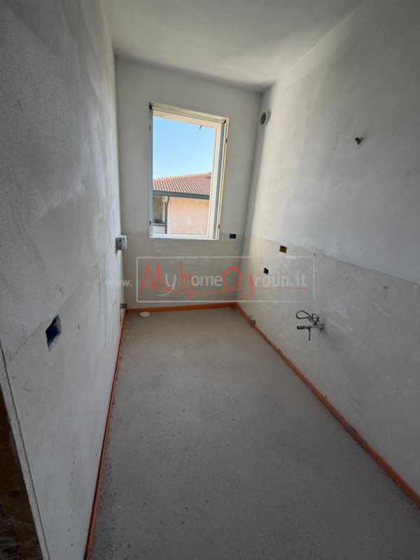 SELVAZZANO - (Rif.V084-s) - Proponiamo in vendita nuova casa singola al grezzo, situata in una de...