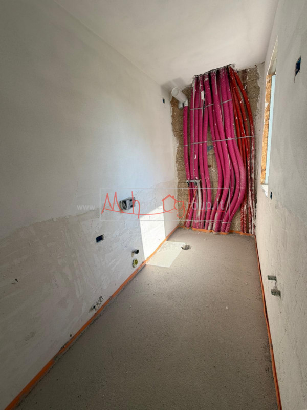 SELVAZZANO - (Rif.V084-s) - Proponiamo in vendita nuova casa singola al grezzo, situata in una de...