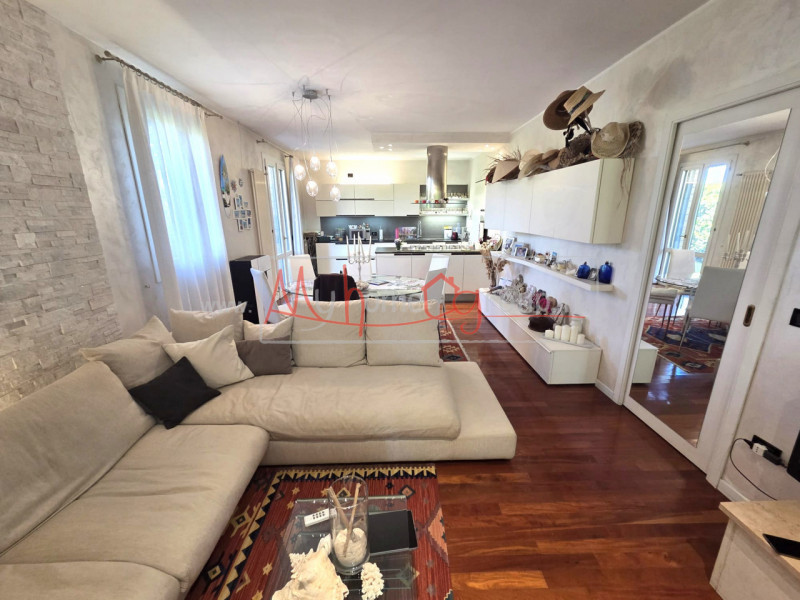 SELVAZZANO - (Rif. V492-s) - Proponiamo in vendita CON CONSEGNA MARZO 2027 porzione di villa a sc...