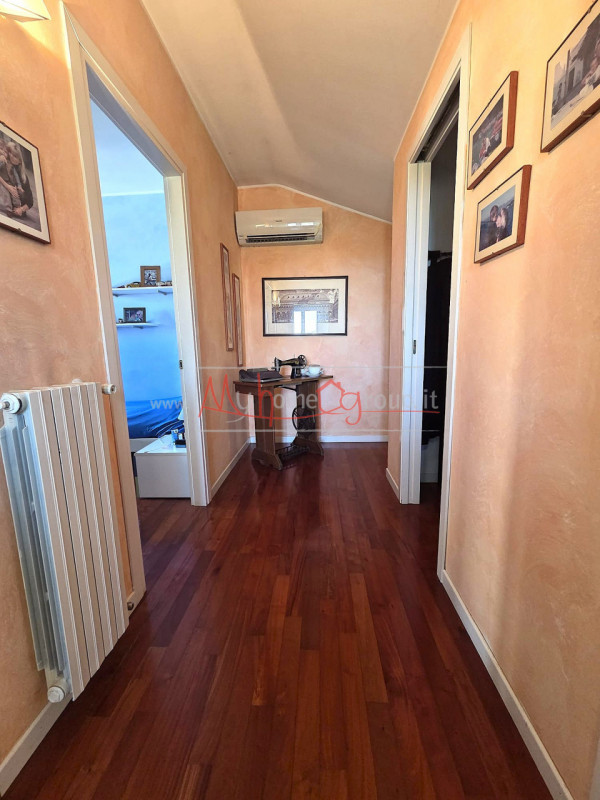 SELVAZZANO - (Rif. V492-s) - Proponiamo in vendita CON CONSEGNA MARZO 2027 porzione di villa a sc...