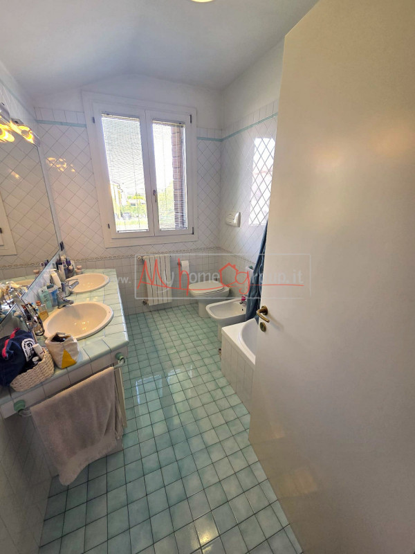 SELVAZZANO - (Rif. V492-s) - Proponiamo in vendita CON CONSEGNA MARZO 2027 porzione di villa a sc...