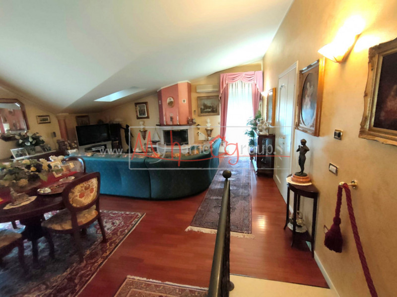 S.DOMENICO - (Rif.A34-s) - Proponiamo in vendita un introvabile attico con ascensore nel cuore de...