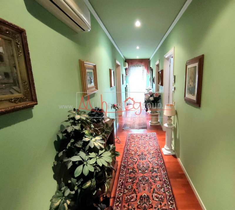 S.DOMENICO - (Rif.A34-s) - Proponiamo in vendita un introvabile attico con ascensore nel cuore de...