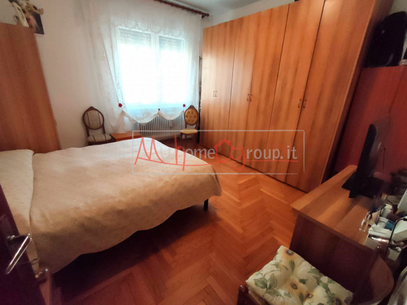 S.DOMENICO - (Rif.V211-S) - in zona centrale e comoda ad Abano Terme proponiamo una porzione di b...