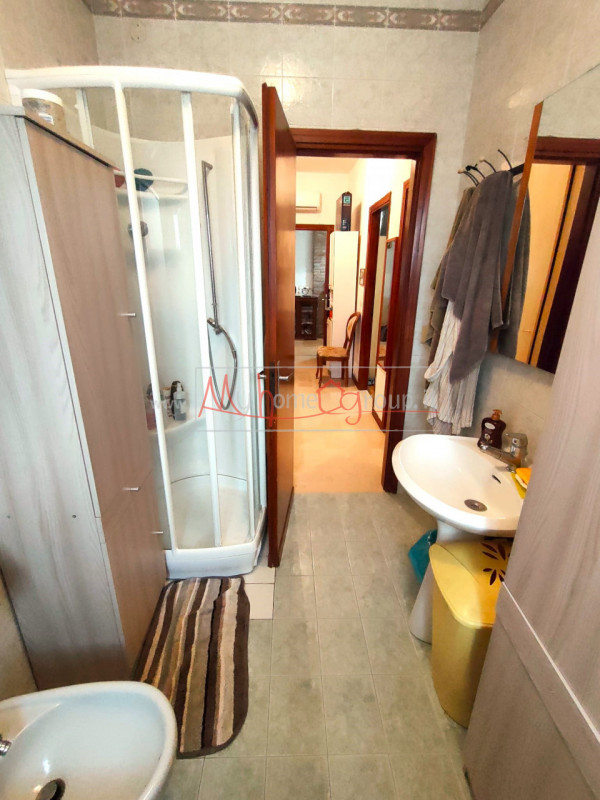 S.DOMENICO - (Rif.V211-S) - in zona centrale e comoda ad Abano Terme proponiamo una porzione di b...