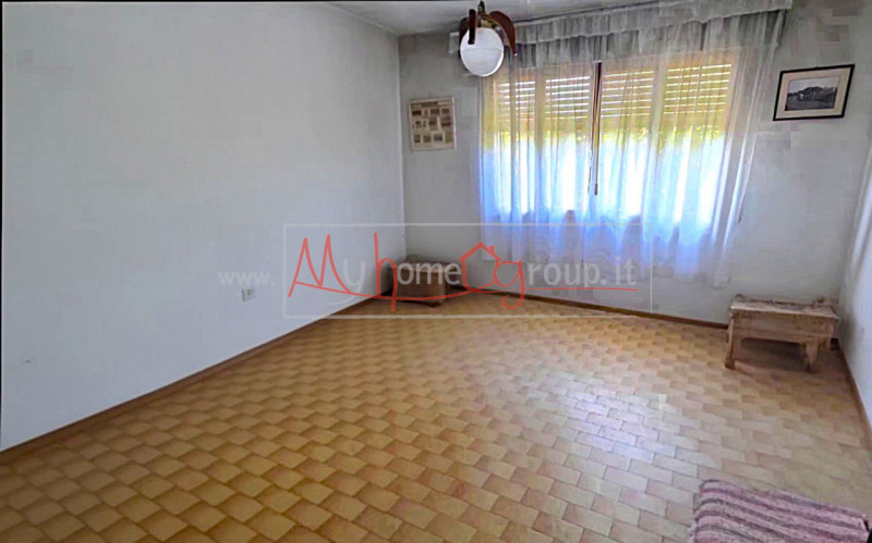 S.DOMENICO - (Rif.V820-s) - casa singola, disposta su livelli e circondata da un magnifico giardi...