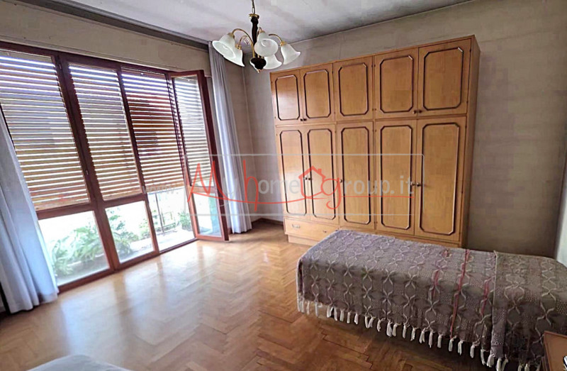 S.DOMENICO - (Rif.V820-s) - casa singola, disposta su livelli e circondata da un magnifico giardi...