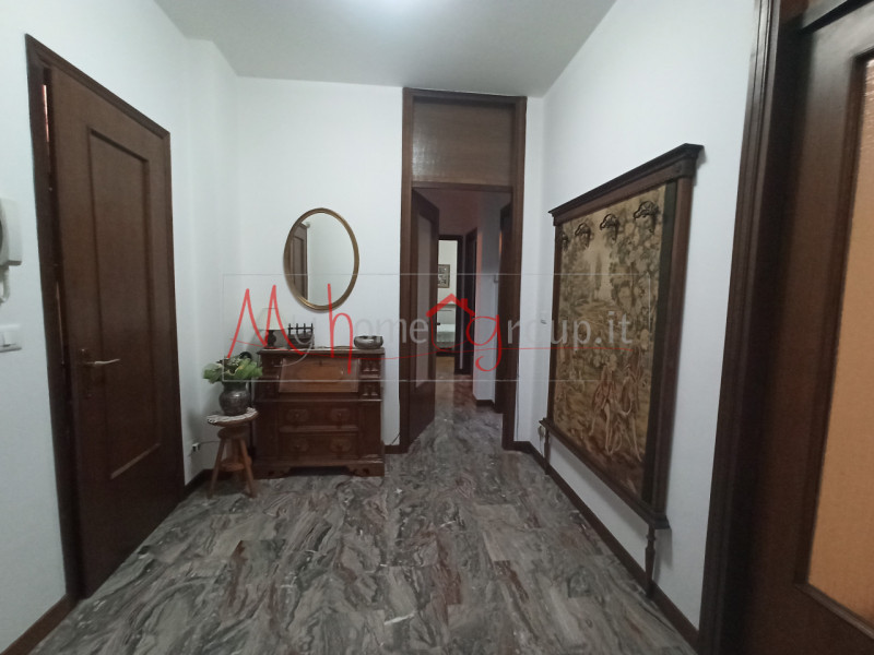 VOLTABAROZZO (RIF: A1603-R): In ottima posizione, su piccola palazzina di sole 6 unità, piano ria...