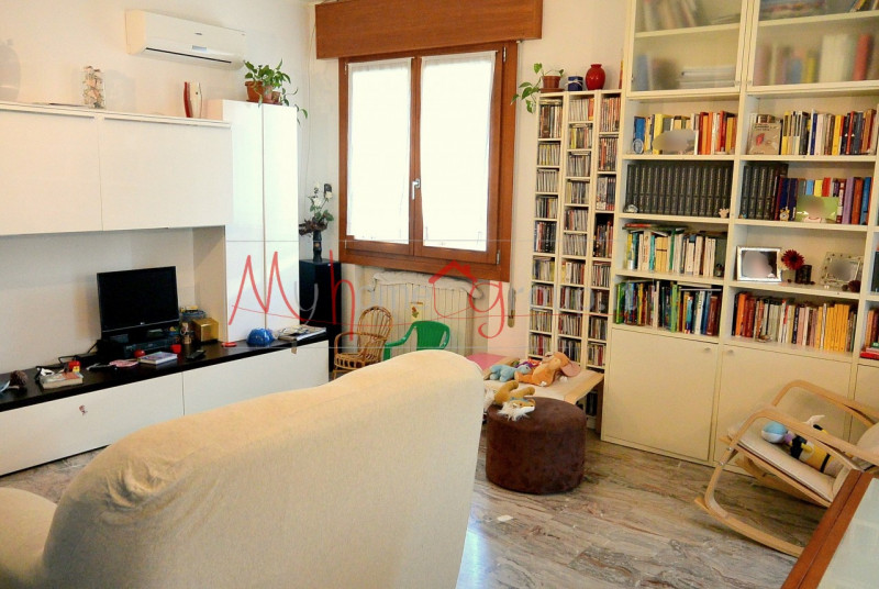 VOLTABAROZZO (RIF: A1603-R): In ottima posizione, su piccola palazzina di sole 6 unità, piano ria...