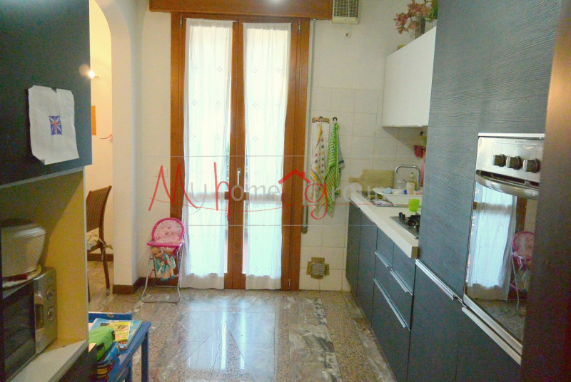 VOLTABAROZZO (RIF: A1603-R): In ottima posizione, su piccola palazzina di sole 6 unità, piano ria...