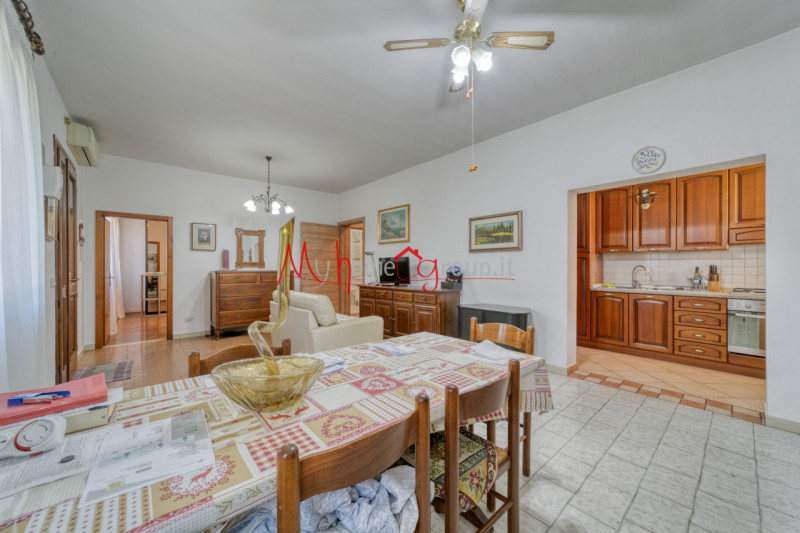 RONCAGLIA (RIF: V1510-R): Situata nel cuore della tranquilla zona di Roncaglia, a soli pochi pass...