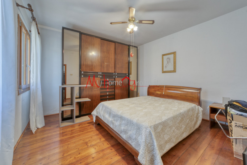 RONCAGLIA (RIF: V1510-R): Situata nel cuore della tranquilla zona di Roncaglia, a soli pochi pass...