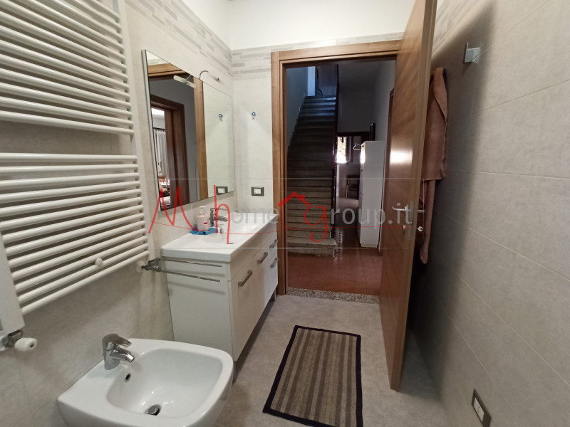 RONCAGLIA (RIF: V1510-R): Situata nel cuore della tranquilla zona di Roncaglia, a soli pochi pass...