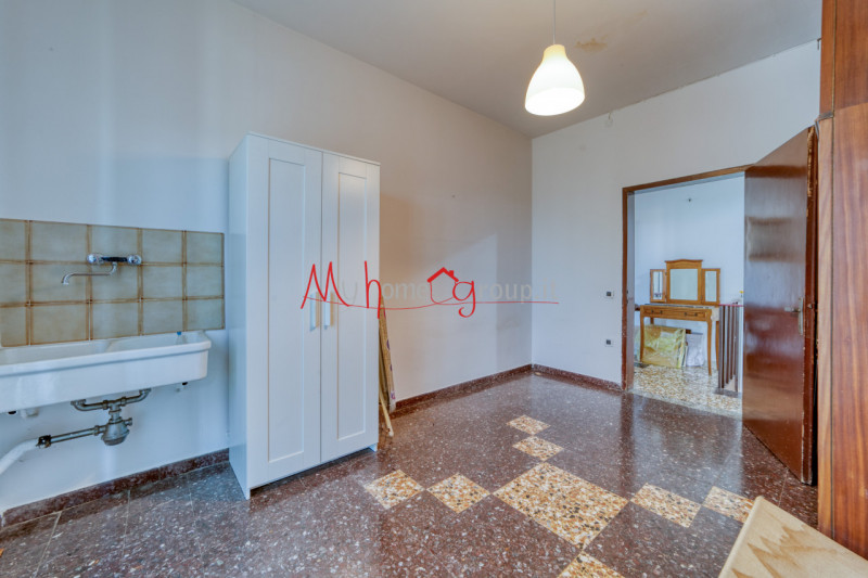 RONCAGLIA (RIF: V1510-R): Situata nel cuore della tranquilla zona di Roncaglia, a soli pochi pass...