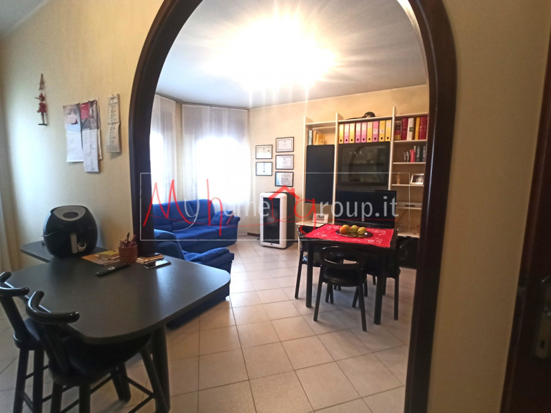 PONTE SAN NICOLO' (RIF: A1031-R): Appartamento al piano terra in bifamiliare. Zona centralissima,...