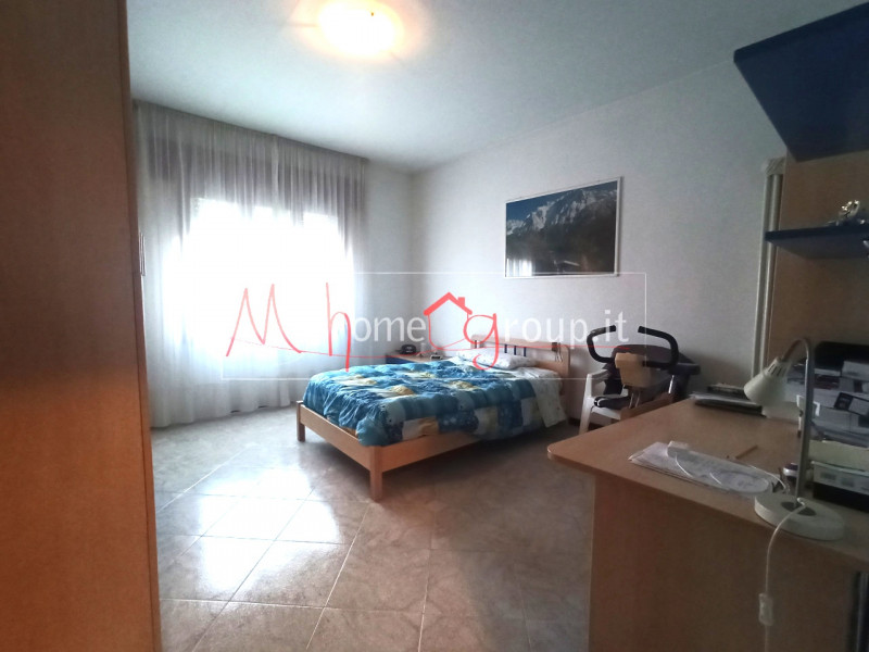 PONTE SAN NICOLO' (RIF: A1031-R): Appartamento al piano terra in bifamiliare. Zona centralissima,...