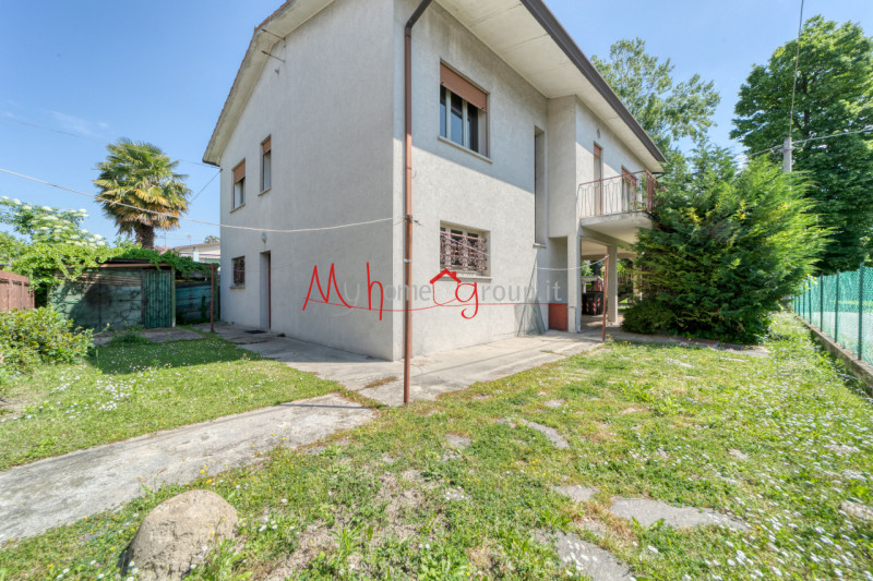 CAMIN (RIF. V0303-R): DA RISTRUTTURARE!!! Casa singola terratetto di ampie dimensioni su un lotto...