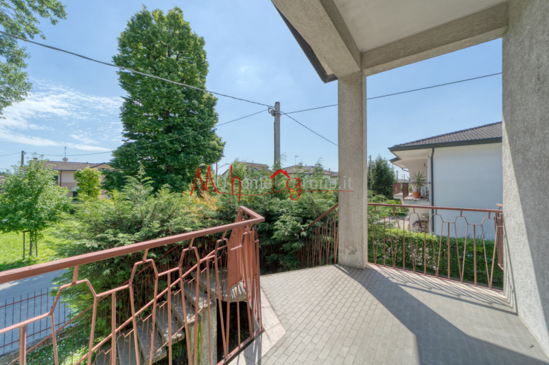 CAMIN (RIF. V0303-R): DA RISTRUTTURARE!!! Casa singola terratetto di ampie dimensioni su un lotto...