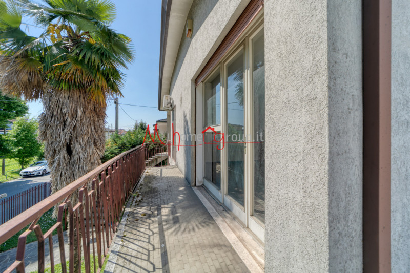 CAMIN (RIF. V0303-R): DA RISTRUTTURARE!!! Casa singola terratetto di ampie dimensioni su un lotto...