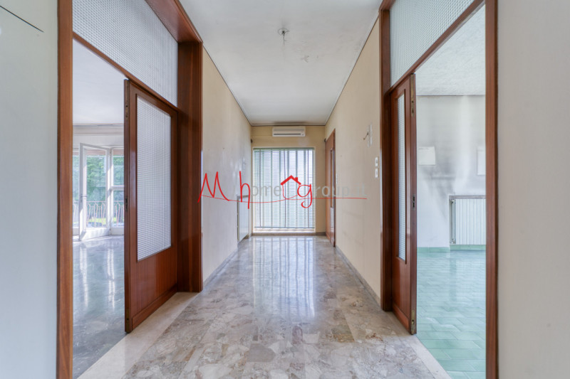 CAMIN (RIF. V0303-R): DA RISTRUTTURARE!!! Casa singola terratetto di ampie dimensioni su un lotto...