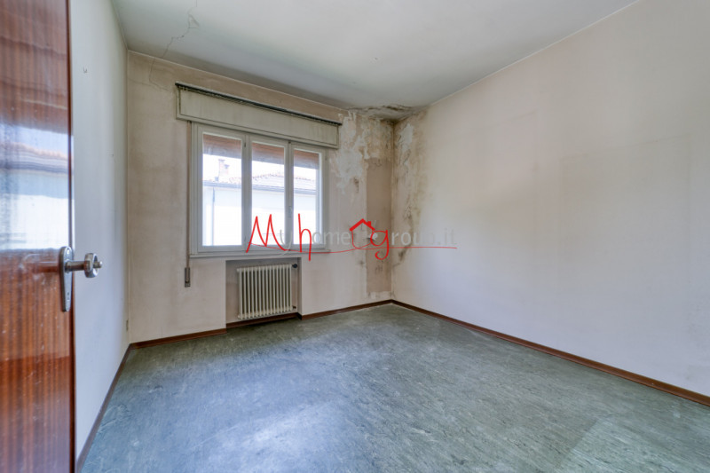 CAMIN (RIF. V0303-R): DA RISTRUTTURARE!!! Casa singola terratetto di ampie dimensioni su un lotto...