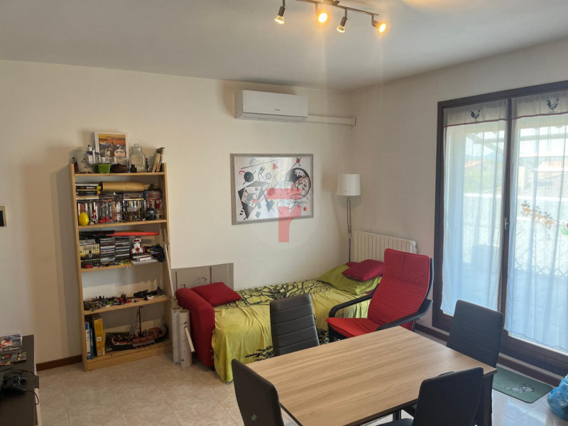 Taggì di Sopra: in un contesto residenziale tranquillo troviamo questo grazioso mini appartamento...
