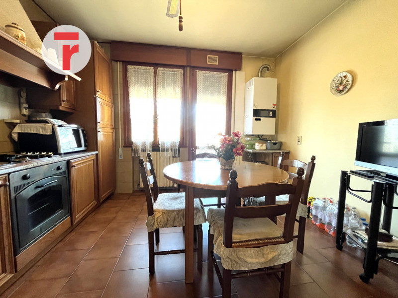 Villafranca Padovana, frazione Taggì di Sopra, proponiamo in vendita un appartamento dagli spazi ...