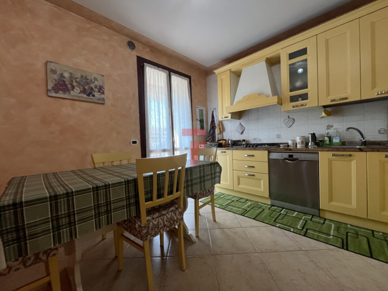 Nel Comune di Limena, in quartiere residenziale a due passi dal centro paese composto prevalentem...