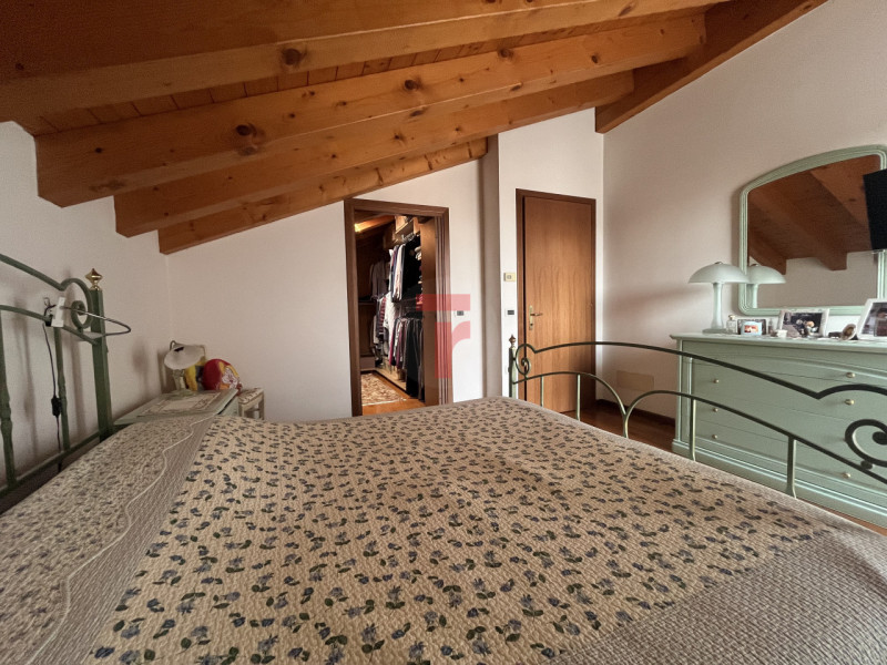 Nel Comune di Limena, in quartiere residenziale a due passi dal centro paese composto prevalentem...