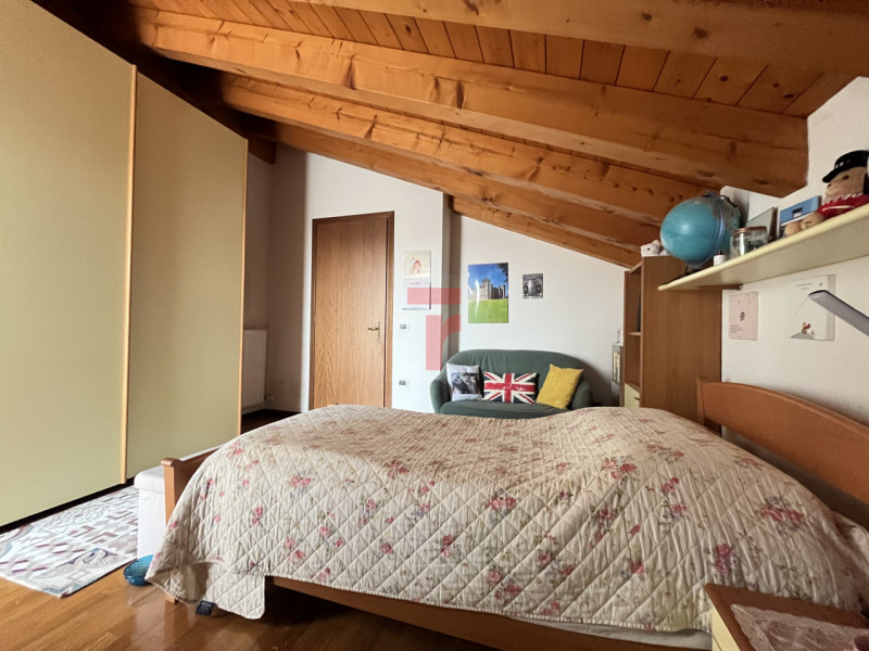 Nel Comune di Limena, in quartiere residenziale a due passi dal centro paese composto prevalentem...