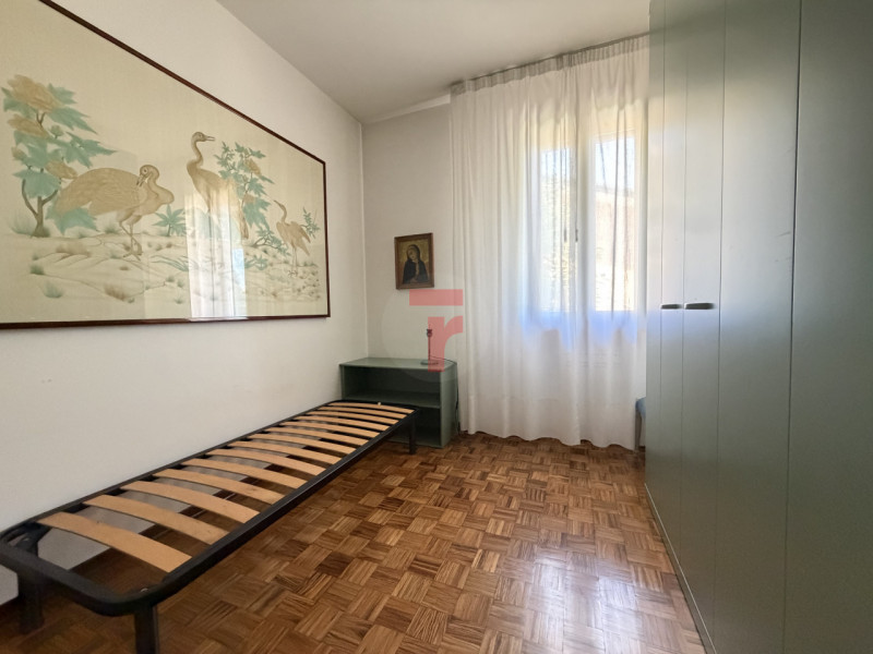 Situata nella zona centrale del paese di Limena a due passi dalle scuole elementari e medie, bibl...