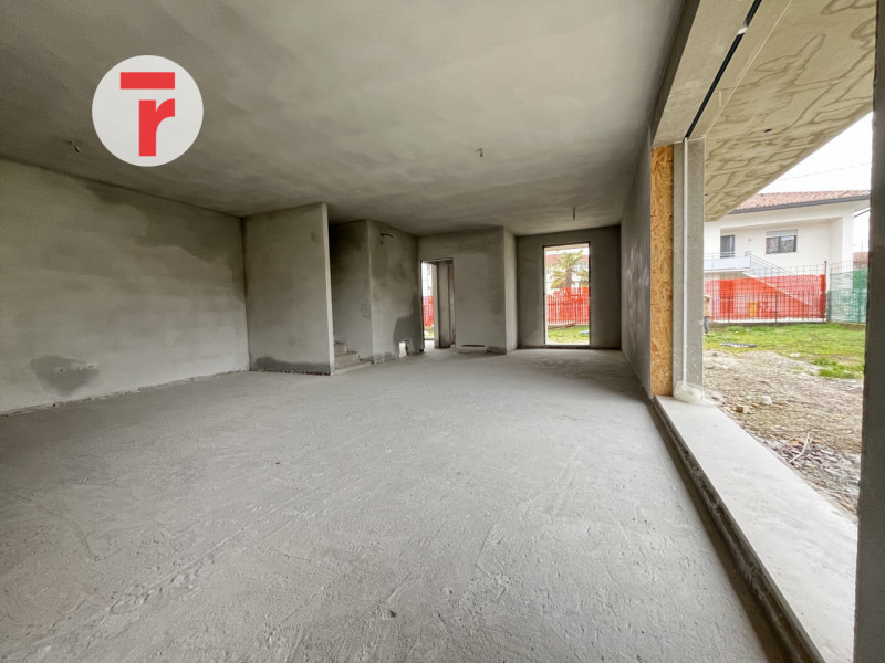 Limena Centro: su strada a senso unico, poco trafficata e in contesto ben abitato, proponiamo una...