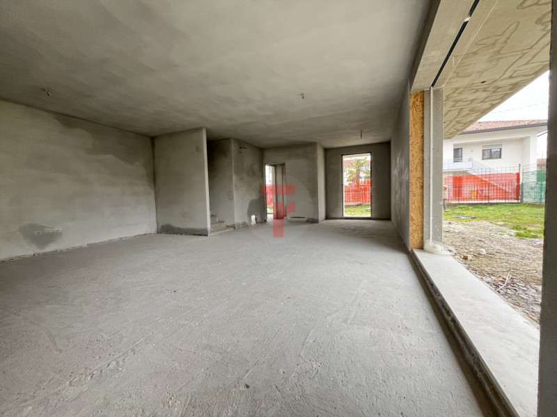 Limena Centro: su strada a senso unico, poco trafficata e in contesto ben abitato, proponiamo una...