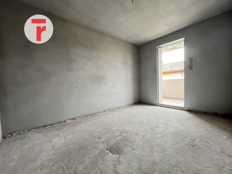 Limena Centro: su strada a senso unico, poco trafficata e in contesto ben abitato, proponiamo una...