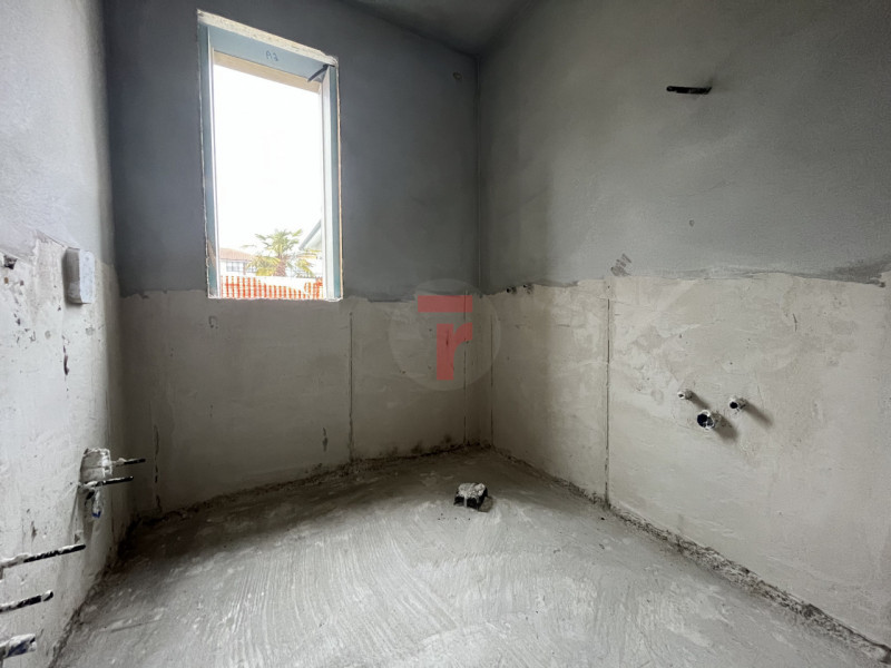 Limena Centro: su strada a senso unico, poco trafficata e in contesto ben abitato, proponiamo una...