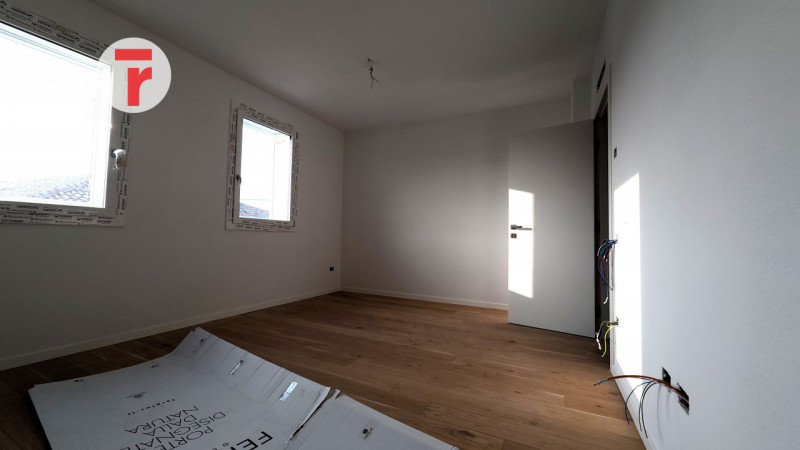 Limena Centro: proponiamo in vendita un appartamento di ultima ristrutturazione in condominio di ...