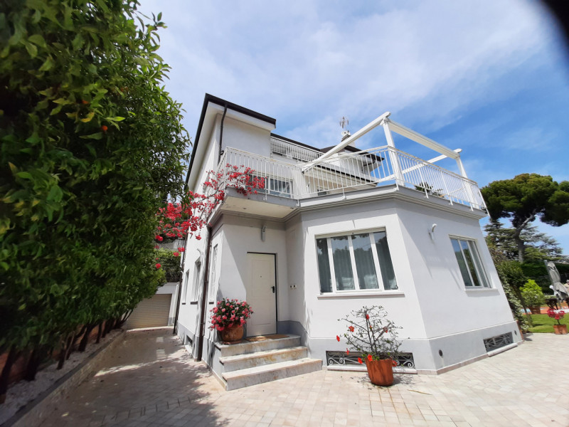 Sanremo Vendita Villa contemporanea