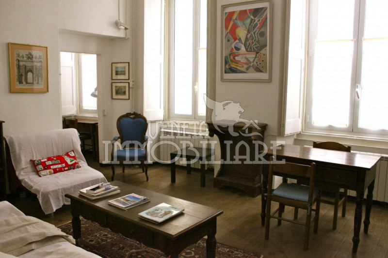 Genova Affitto Appartamento trilocale