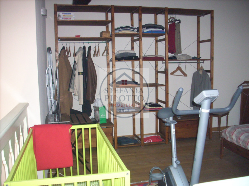 PIAZZA DELLE ERBE- Stefania Pilotto Immobiliare propone in affitto splendido appartamento mansard...