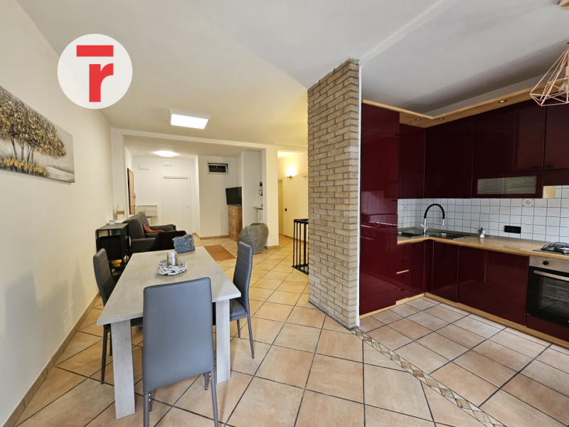 -APPARTAMENTO PER STUDENTI O GIOVANI LAVORATORI-

L’immobile è situato in una zona residenziale d...