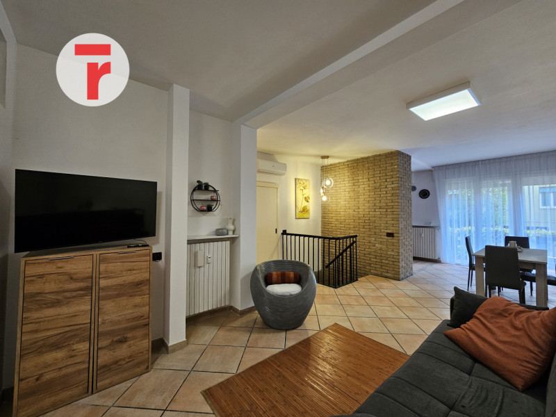 -APPARTAMENTO PER STUDENTI O GIOVANI LAVORATORI-

L’immobile è situato in una zona residenziale d...