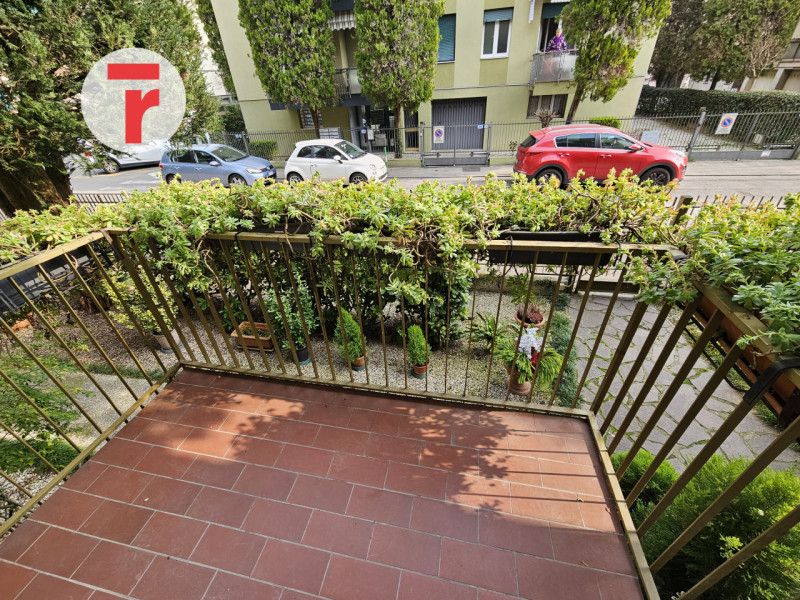 -APPARTAMENTO PER STUDENTI O GIOVANI LAVORATORI-

L’immobile è situato in una zona residenziale d...